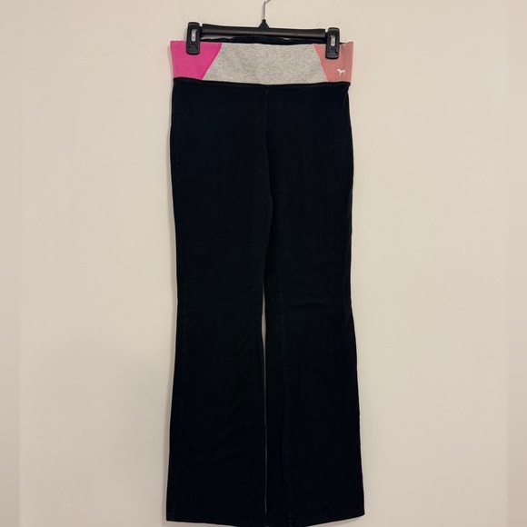 PINK Victoria's Secret Black Leggings - Picture 2 of 7